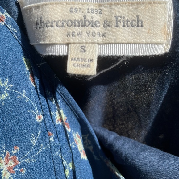 Abercrombie & fitch, size small, 33L sundress blue with flower print - Picture 3 of 4